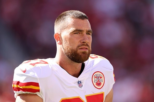 Kelce, principal alvo de Mahomes. Créditos: Ezra Shaw/Getty Images