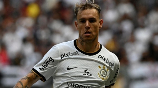 DF - Brasilia - 12/02/2023 - PAULISTA 2023, CORINTHIANS X PORTUGUESA - Roger Guedes jogador do Corinthians durante partida contra o Portuguesa no estadio Mane Garrincha pelo campeonato Paulista 2023. Foto: Mateus Bonomi/AGIF