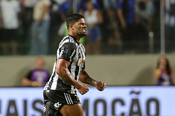 Agif/Gilson Junio – Hulk anotou uma pintura de falta