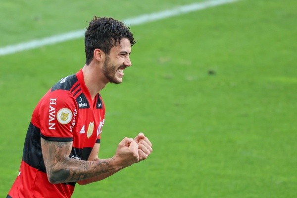Foto: Marcello Zambrana/AGIF – Gustavo Henrique está fora dos planos de Vítor Pereira e pode render dinheiro ao Flamengo