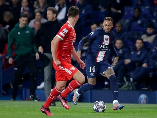 David S. Bustamante/Soccrates/Getty Images – Neymar em lance contra Pavard no jogo de hoje