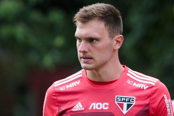 Foto: (Marcello Zambrana/AGIF) - Hoje com 25 anos, Lucas Perri não teve sequência no São Paulo