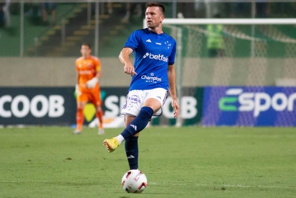 Foto: (Fernando Moreno/AGIF) - Eduardo Brock vai trocar o Cruzeiro pelo Cerro Porteño, do Paraguai