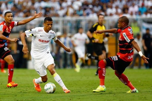 Foto:Ricardo Saibun/AGIF – Santos perdeu a primeira partida por 1 a 0