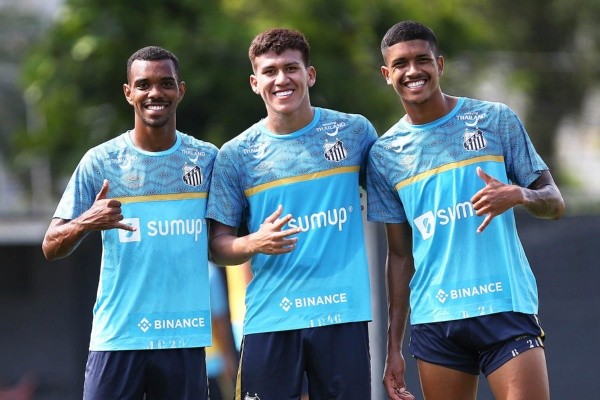 Foto: Pedro Ernesto Guerra Azevedo/Santos FC – Lucas Barbosa e Lucas Pires devem jogar de titulares contra o Ituano