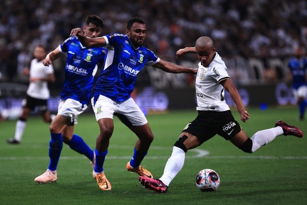 Foto: (Ettore Chiereguini/AGIF) - Aos 17 anos, Pedrinho espera ter mais oportunidades no time de cima do Corinthians