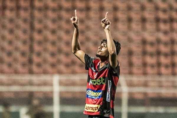 Foto: Diogo Reis/AGIF – Barros interessa ao Peixe