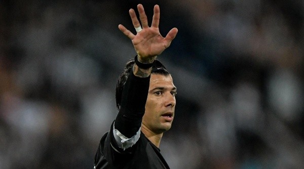 Cuesta vai ficar no Botafogo - Foto: Thiago Ribeiro/AGIF