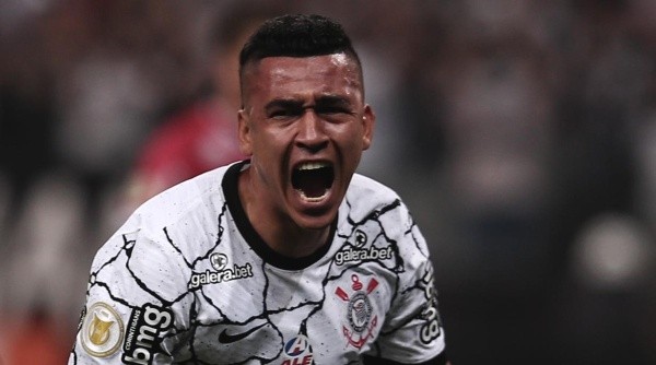 Cantillo deve ser negociado pelo Corinthians - Foto: Ettore Chiereguini/AGIF