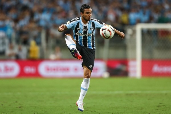 Foto: (Pedro H. Tesch/AGIF) - Fábio tem sido o dono da posição no Grêmio