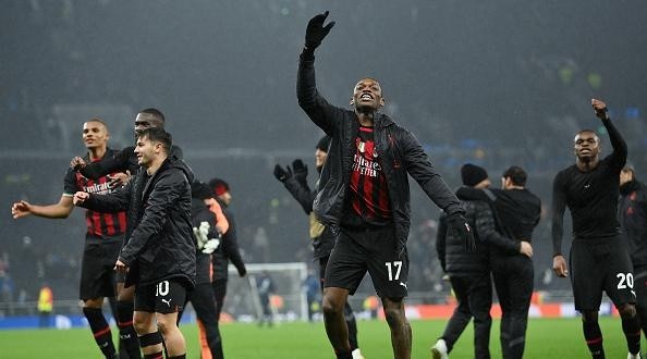 Foto: Justin Setterfield/Getty Images - Jogadores do Milan comemoraram a classificação