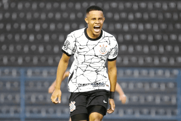 Pedrinho tem apenas 16 anos - Foto: Site oficial do Corinthians