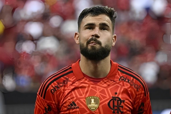 Matheus Cunha, goleiro do Flamengo, na partida contra o Botafogo — Foto: Mateus Bonomi/AGIF