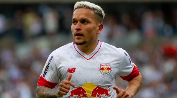 Artur está na mira do Palmeiras - Foto: Fernando Moreno/AGIF