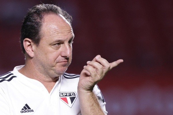 SP - Sao Paulo - 15/02/2023 - PAULISTA 2023, SAO PAULO X INTER DE LIMEIRA - Rogerio Ceni tecnico do Sao Paulo durante partida contra o Inter de Limeira no estadio Morumbi pelo campeonato Paulista 2023. Foto: Ettore Chiereguini/AGIF SP - Sao Paulo - 15/02/2023 - PAULISTA 2023, SAO PAULO X INTER DE LIMEIRA - Rogerio Ceni tecnico do Sao Paulo durante partida contra o Inter de Limeira no estadio Morumbi pelo campeonato Paulista 2023. Foto: Ettore Chiereguini/AGIF