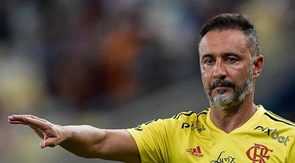 Vítor Pereira vê evolução no Flamengo - Foto: Thiago Ribeiro/AGIF