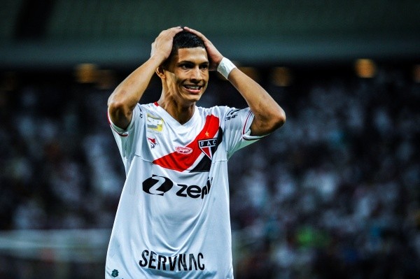 Foto: (Kely Pereira/AGIF) - Erick Pulga assinou um pré-contrato com o Ceará