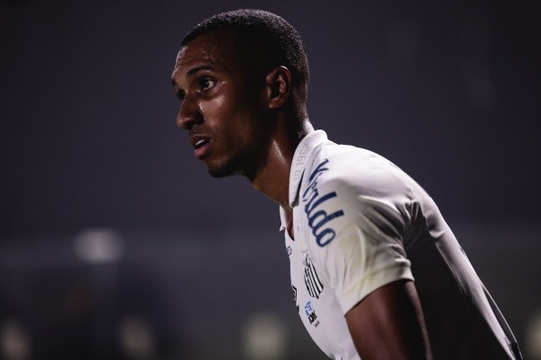 Lucas Braga pode ser vendido - Foto: Ettore Chiereguini/AGIF