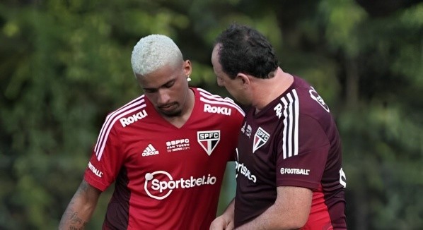 Marcos Paulo e Rogério Ceni se acertaram no São Paulo - Foto: Rubens Chiri/São Paulo FC Marcos Paulo e Rogério Ceni se acertaram no São Paulo - Foto: Rubens Chiri/São Paulo FC