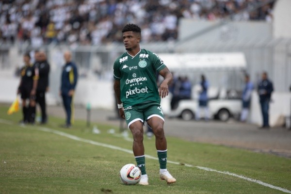 Foto: (Diogo Reis/AGIF) - Jamerson chamou a atenção do Coritiba pelo futebol apresentado no Guarani