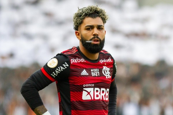 Gabigol herdou a camisa 10 do Flamengo - Foto: Fernando Moreno/AGIF Gabigol herdou a camisa 10 do Flamengo - Foto: Fernando Moreno/AGIF