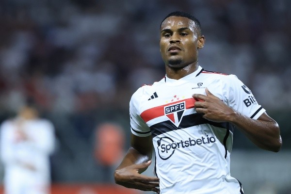 Nathan em ação com a camisa do São Paulo -  Foto: Marcello Zambrana/AGIF
