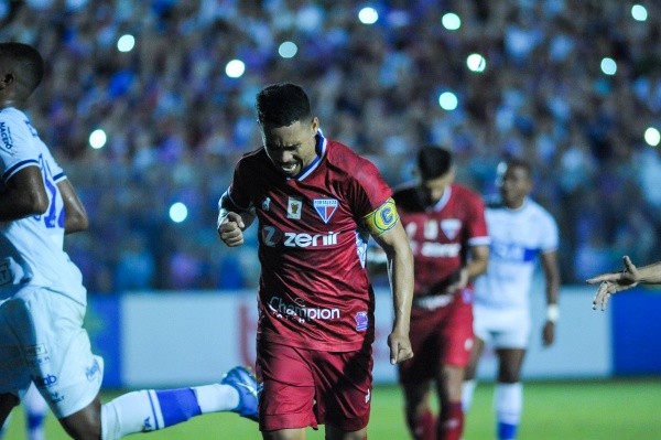 Foto: (Kely Pereira/AGIF) - Pikachu deve começar entre os titulares do Leão