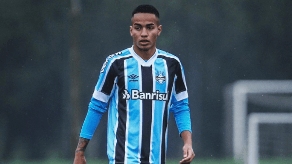 Kauan Kelvin com a camisa do Grêmio - Foto: Site oficial do Grêmio 