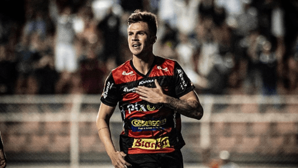 Bernardo Schappo com a camisa do Ituano - Foto: Divulgação/Ituano