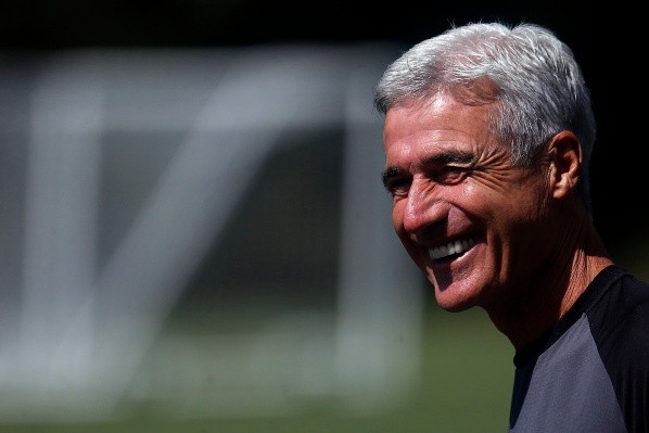 Foto: (Vitor Silva/Botafogo) - Tiquinho Soares e Marçal vão ser utilizados por Luís Castro na decisão entre Botafogo e Portuguesa