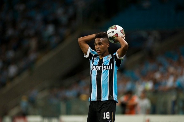 Foto: Ramiro Furquim/AGIF – Wendell, ex-Grêmio, era a cartada de “ouro” de Rueda para acertar a LE do Santos