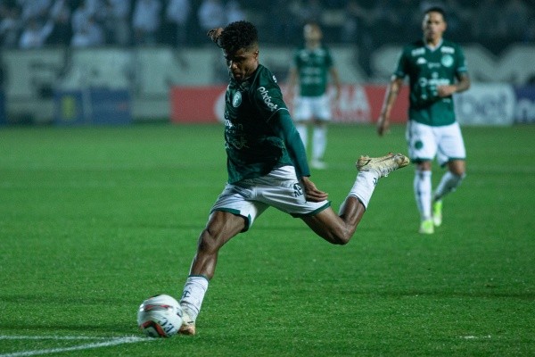 Foto: Joao Vitor Rezende Borba/AGIF – Jamerson é a bola da vez agora ao Peixe após insucesso com Wendell, do Porto