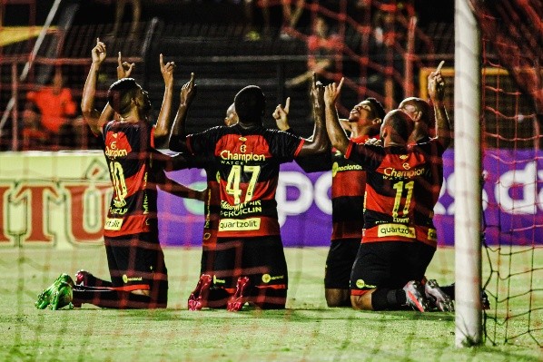 Foto: (Paulo Paiva/AGIF) - O Sport quer conquistar a taça do Nordestão