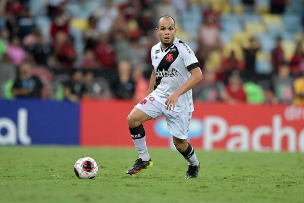 Foto: (Thiago Ribeiro/AGIF) - Rodrigo ganhou um aumento salarial no Vasco