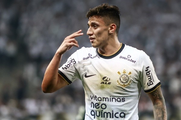 Foto: (Marcello Zambrana/AGIF) - Mantuan quer continuar no Zenit, que precisa negociar com o Timão uma transferência em definitivo