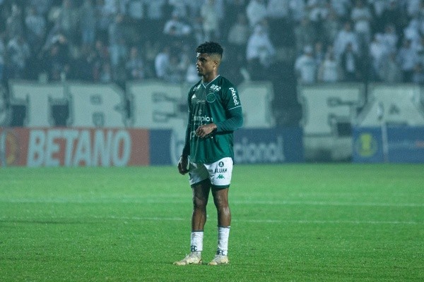 Foto: (Joao Vitor Rezende Borba/AGIF) - Jamerson, do Guarani, está próximo de ser contratado pelo Coritiba