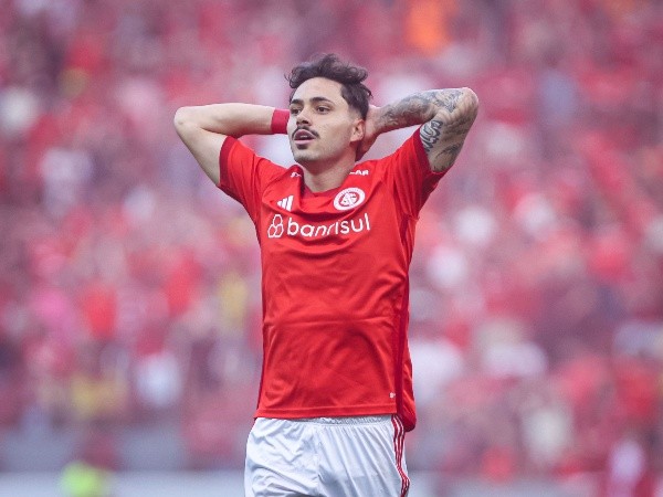 Maurício, meia do Internacional - Foto: Maxi Franzoi/AGIF