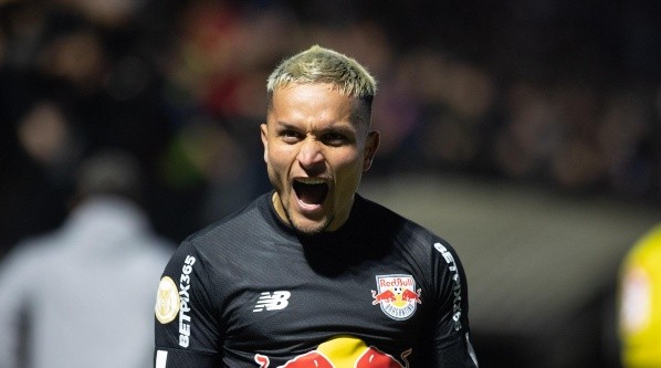 SP - Braganca Paulista - 03/09/2022 - BRASILEIRO A 2022, BRAGANTINO X PALMEIRAS - Artur jogador do Bragantino comemora seu gol durante partida contra o Palmeiras no estadio Nabi Abi Chedid pelo campeonato Brasileiro A 2022. Foto: Diogo Reis/AGIF