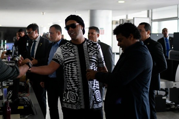 Foto:Mateus Bonomi/AGIF – Ronaldinho e Assis cobram o Atletico-MG na Justiça